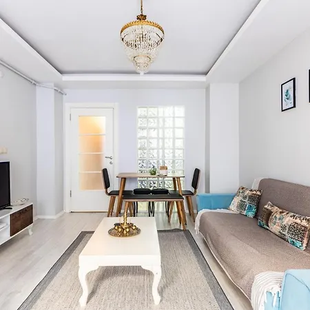 Spacious Flat 4 Min To Marmaray And Uskudar Coast Istanbul