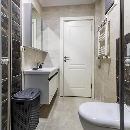 Lejlighed Spacious Flat 4 Min To Marmaray And Uskudar Coast *