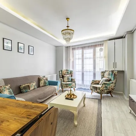 Spacious Flat 4 Min To Marmaray And Uskudar Coast